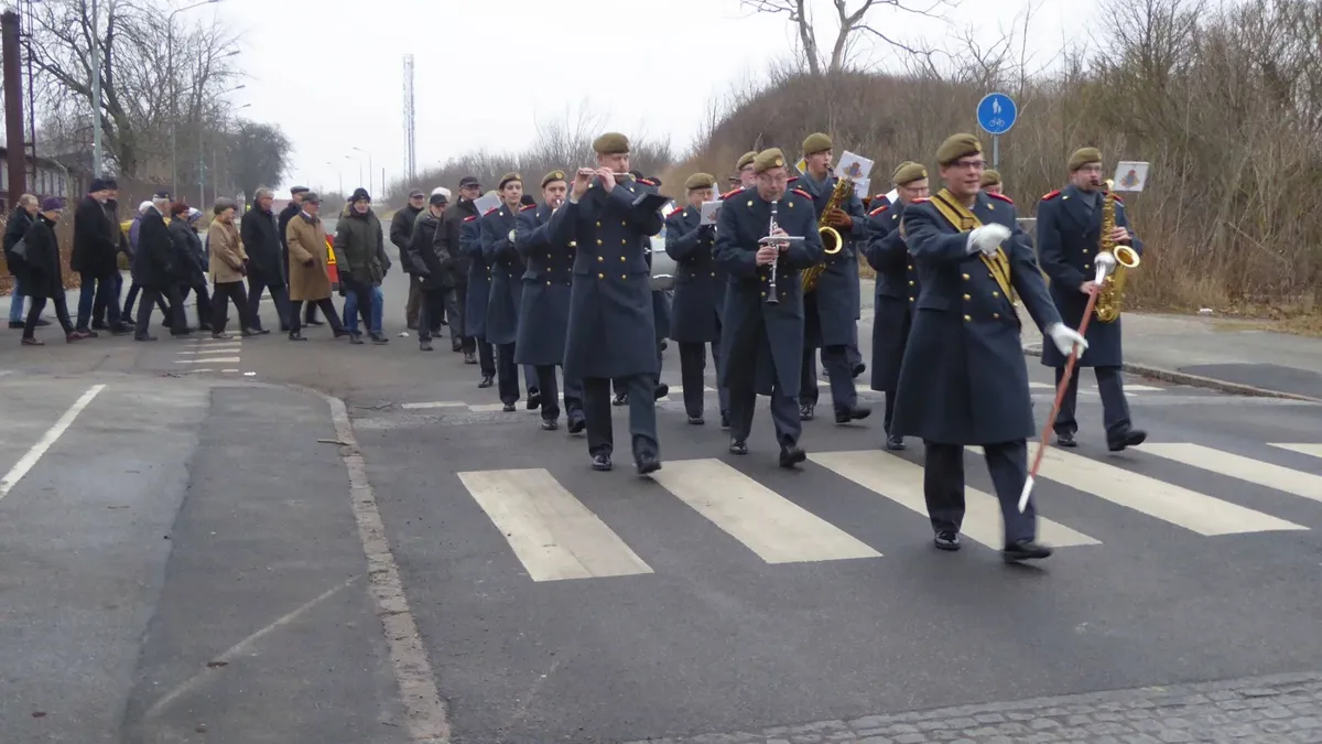 Tåg som procession, marsch eller följe